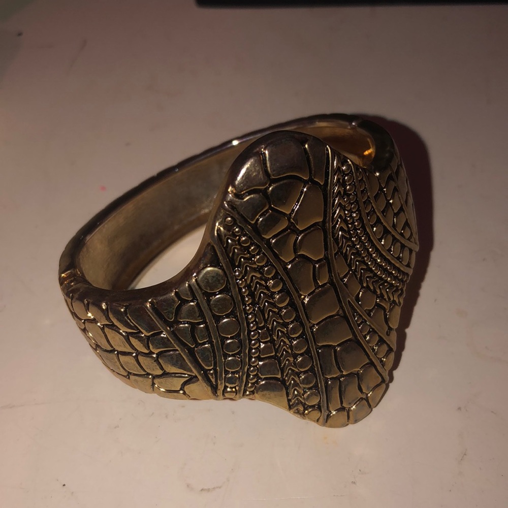 Gold bracelet